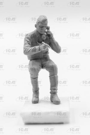 ICM 35901 Chernobyl #1 Radiation monitoring station (ZiL-131KShM truck &amp;amp; 5 figures &amp;amp; diorama base with background) 1/35 – zdjęcie 9