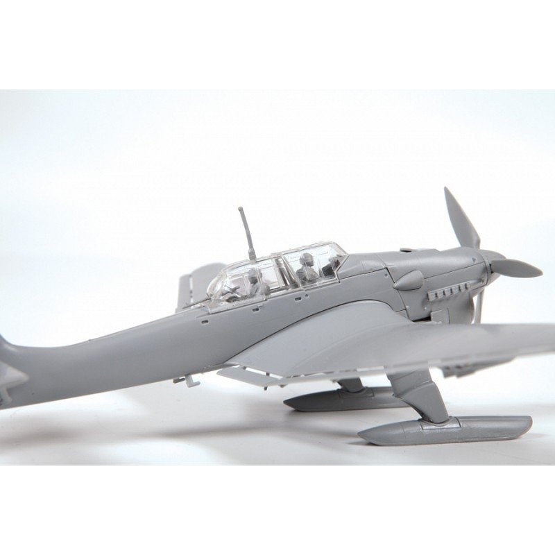 Zvezda 7323 Ju-87B2/U4 &amp;quot;StuKa&amp;quot; with Skis German Dive Bomber 1/72 – image 3