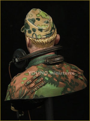Young Miniatures YM1851 German WAFFEN SS Panzer Officer WWII 1/10 – zdjęcie 4