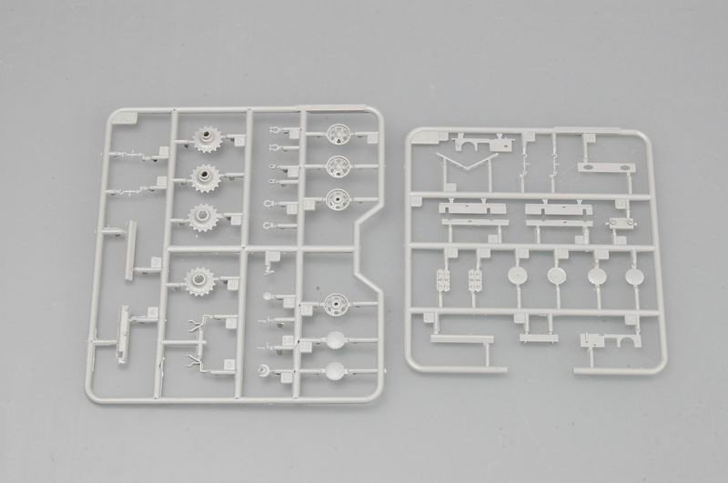 Trumpeter 07265 German Pz.Kpfw KV-1 756( r ) tank 1/72 – image 5
