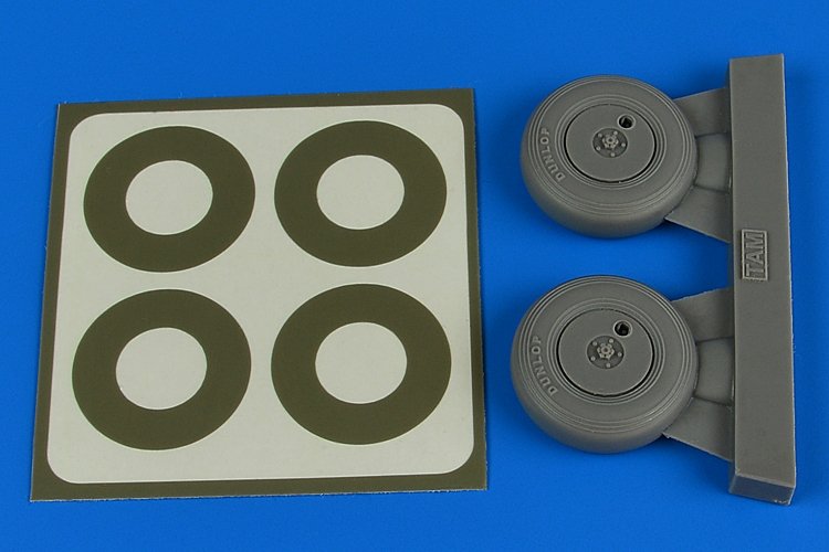 Aires 2237 Spitfire Mk.IX wheels (covered) &amp;amp; paint masks 1/32 TAMIYA