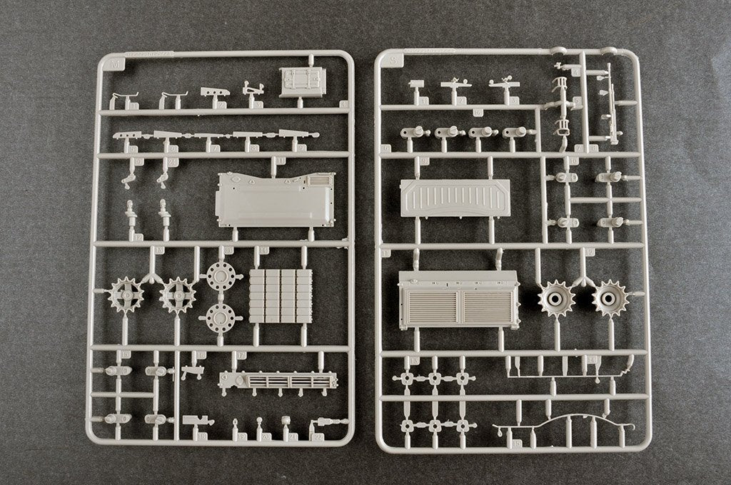 Trumpeter 09609 Russian T-72B1 with KTM-6 &amp;amp; Grating Armour 1/35 – zdjęcie 8