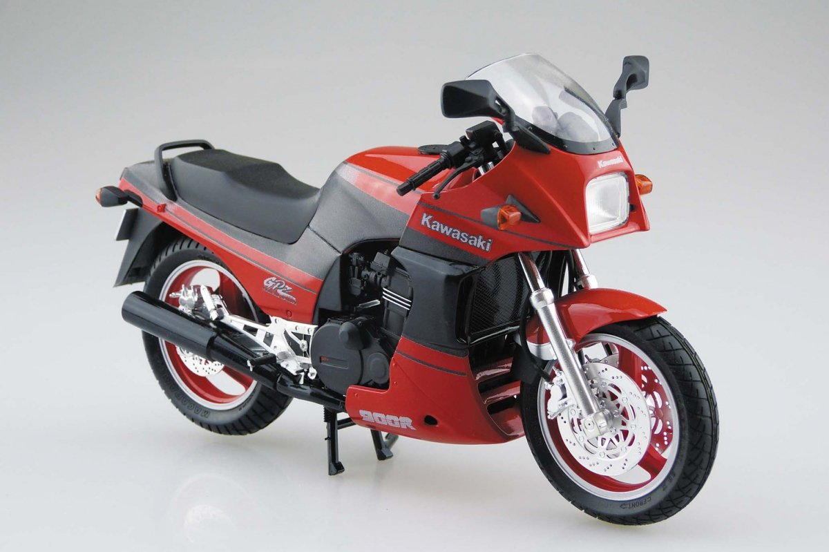 Aoshima 05454 KAWASAKI GPZ900R NINJA A7 with CUSTOM PARTS 1/12 – zdjęcie 3