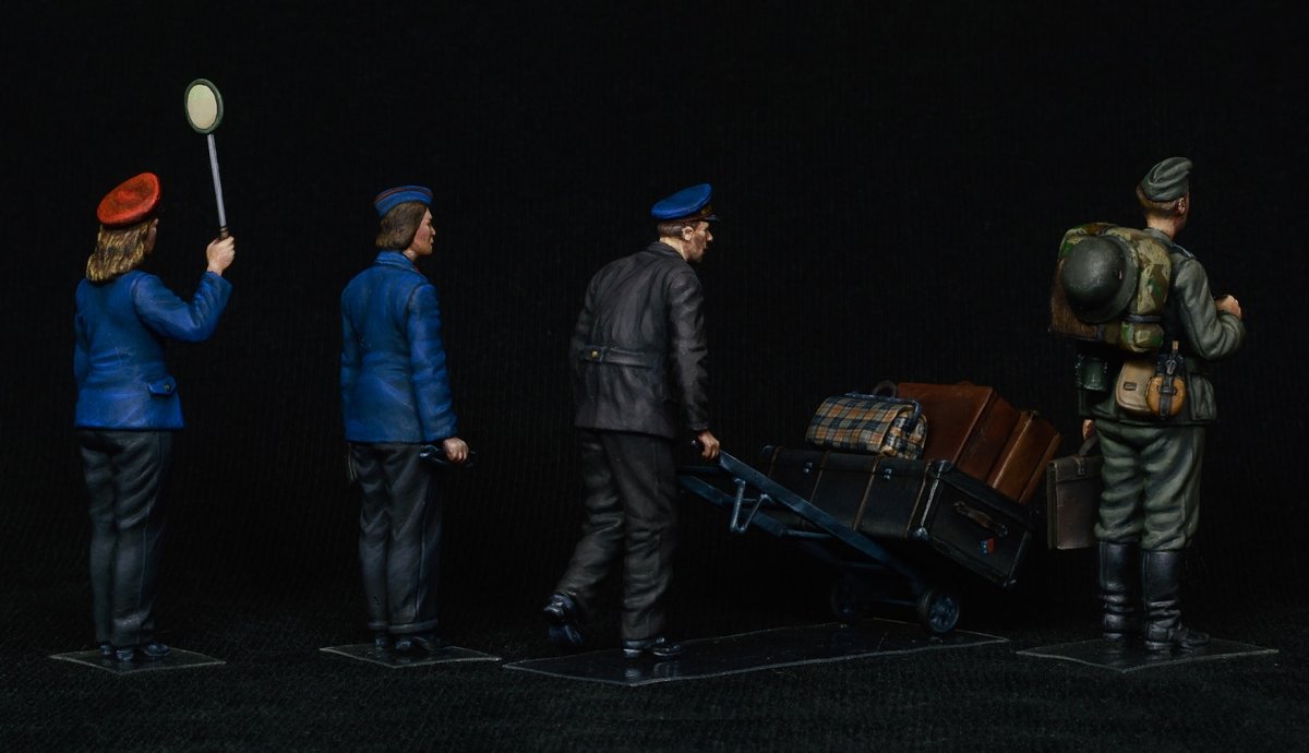 MiniArt 38010 German Train Station Staff 1930-40 1/35 – Bild 2