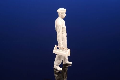 CMK F48367 Luftwaffe WW2 / CS post-war Aircraft Mechanic 1/48 – image 2