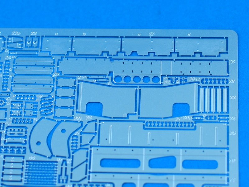 Aber 35217 German medium tank Pz.Kpfw. III, Ausf J/L - vol. 1 - basic set 1/35 – immagine 3