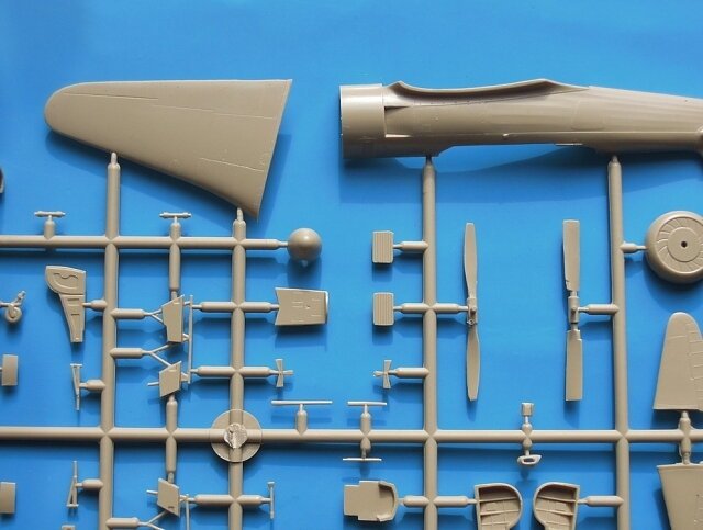 RS Models 94009 Yak-11 / C-11 &amp;quot;Moose&amp;quot; 1/72 – zdjęcie 4