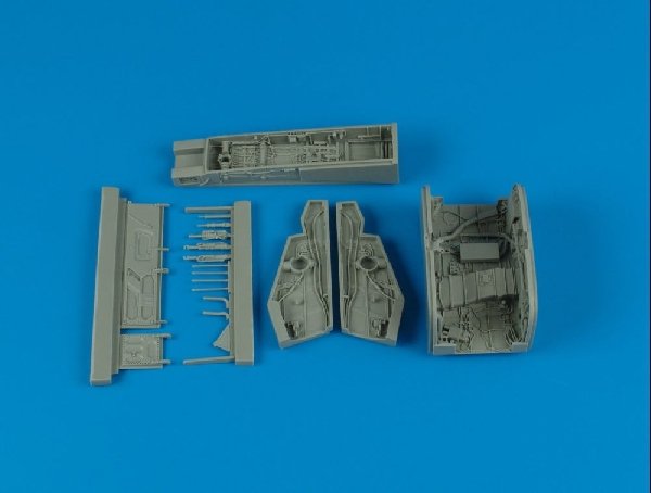 Aires 2072 F-100D Super Saber wheel bay 1/32 Trumpeter