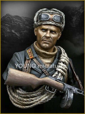 Young Miniatures YM1827 SOVIET MOUNTAINEER OFFICER 1942 1/10 – image 4