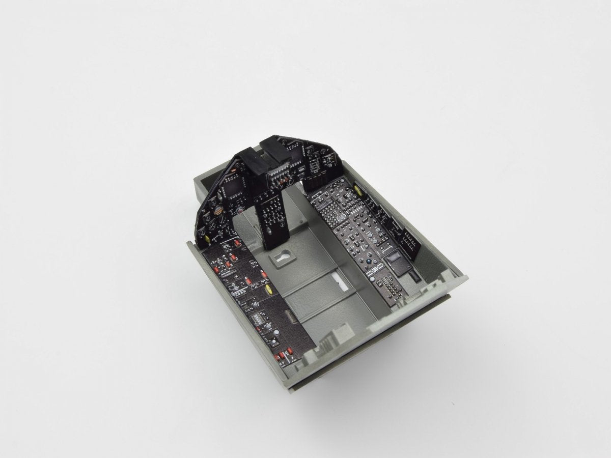 Red Fox Studio QS-32087 F-117A NIGHTHAWK (Late) BE Trumpeter 1/32 – zdjęcie 7