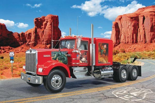 Revell 07497 Kenworth W-900 1/25