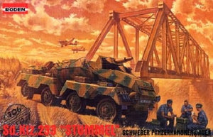 Roden 706 Sd.Kfz.233 Stummel 1/72