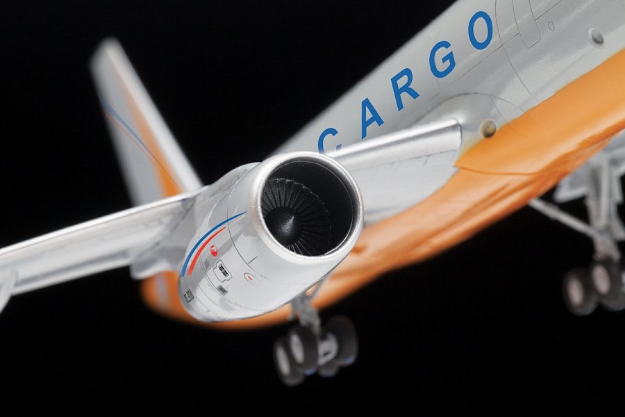 Zvezda 7031 Cargo airplane TU-204-100C 1/144 – zdjęcie 8