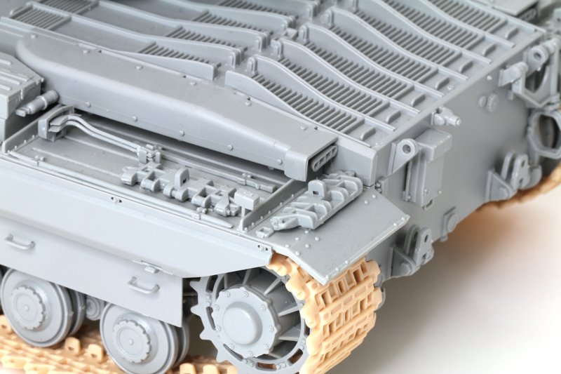 Dragon 3555 British Heavy Tank Conqueror 1/35 – image 9