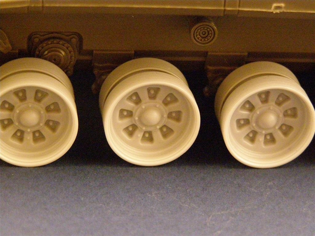 Panzer Art RE35-027 Burnt out wheels for T-72 tank 1/35 – zdjęcie 4
