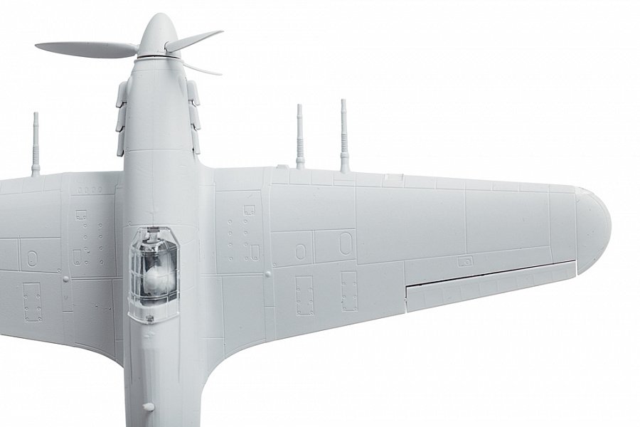 Zvezda 7322 British Fighter Hawker Hurricane IIC 1/72 – zdjęcie 4