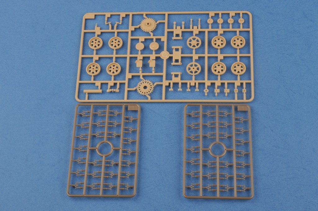 Hobby Boss 82479 Hungarian Light Tank 43M Toldi III(C40) 1/35 – image 7