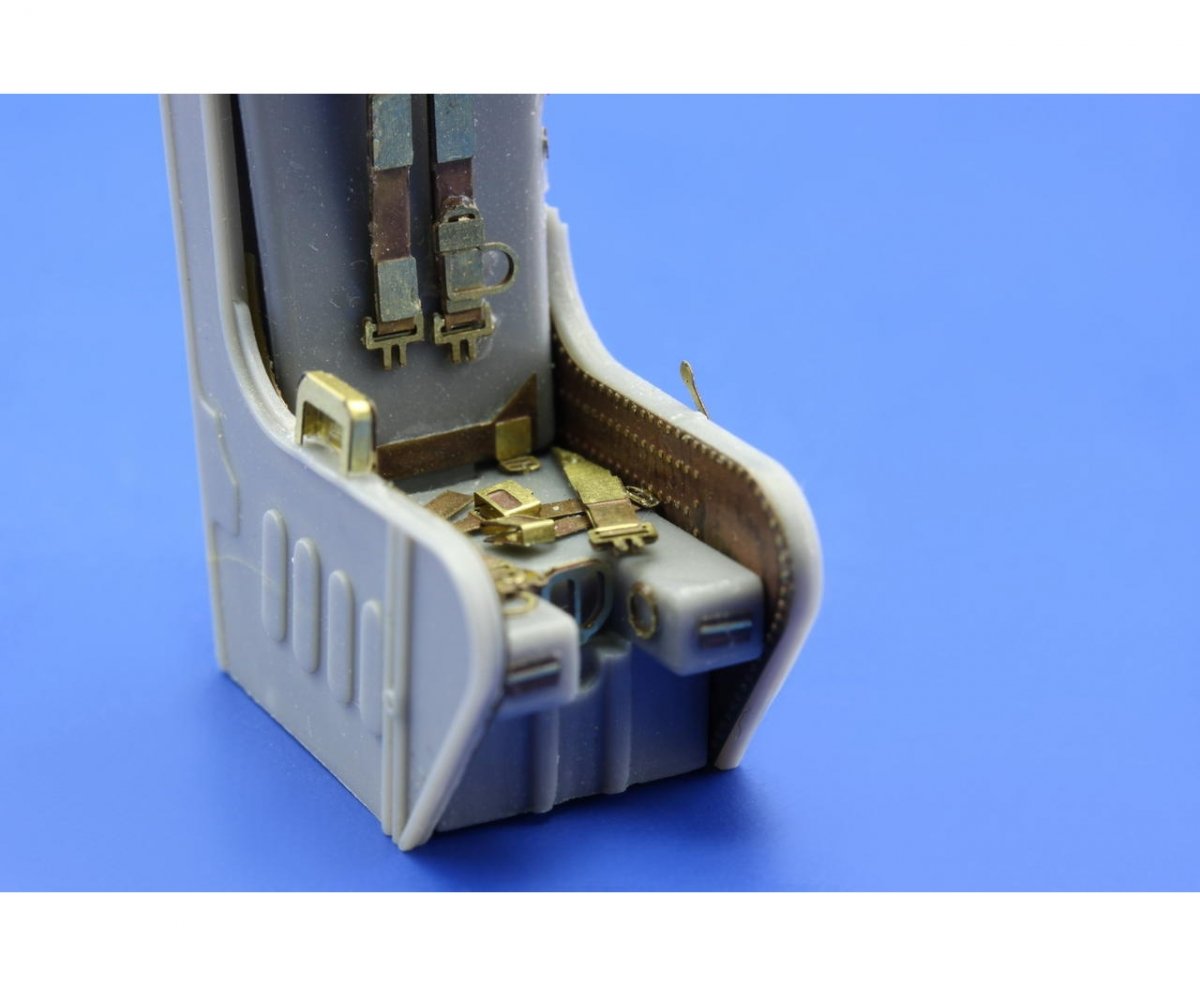 Eduard 32724 A-4E Escapac IA-1 seatbelts 1/32 Trumpeter – image 5