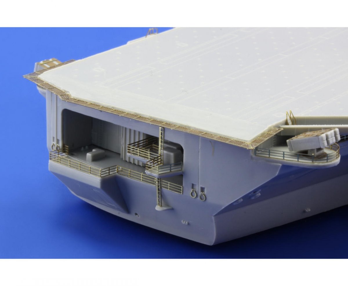 Eduard 17029 USS Nimitz CVN-68 TRUMPETER 1/700 – zdjęcie 3