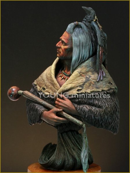 Young Miniatures YH1821 Blackfoot Raven Bearer 1/10 – image 3