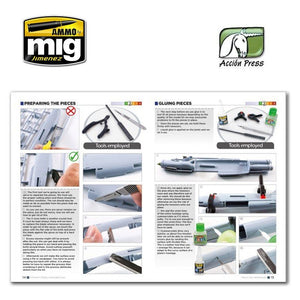 AMMO of Mig Jimenez EURO0014 AIRCRAFT MODELLING ESSENTIALS (English) – zdjęcie 2