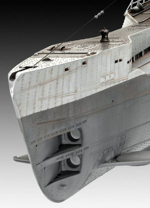 Revell 05133 German Submarine Type IX C/40 – image 2