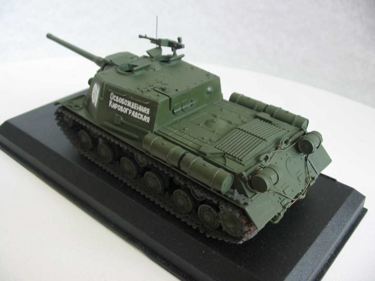 PST 72005 Self-propelled assault gun ISU-122 1/72 – zdjęcie 6