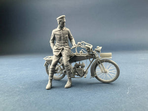 Copper State Models F32-058 Werner Voss posing with a motorcycle (Motorcycle not included) 1/32 – zdjęcie 2