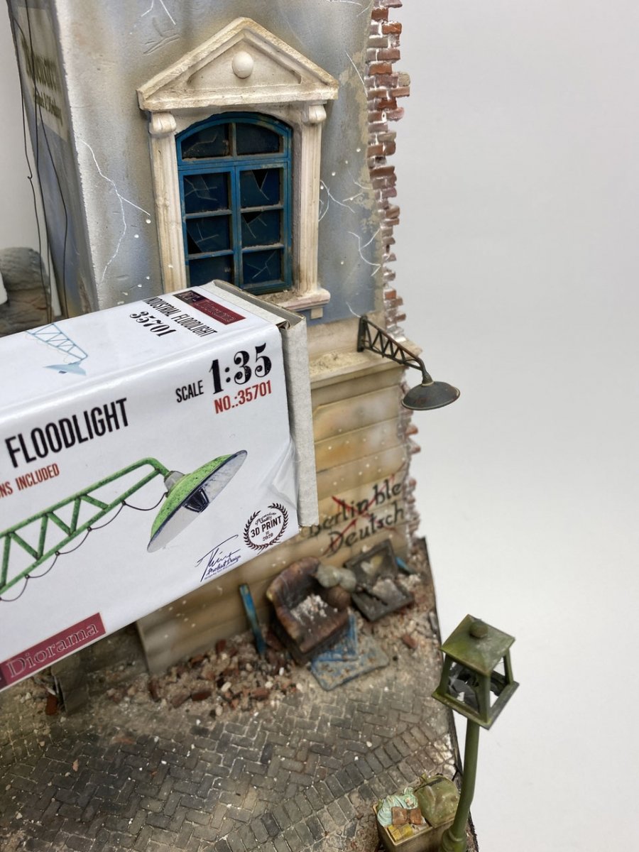 RT-Diorama 35025 Diorama-Base: German Town House 1/35 – image 6