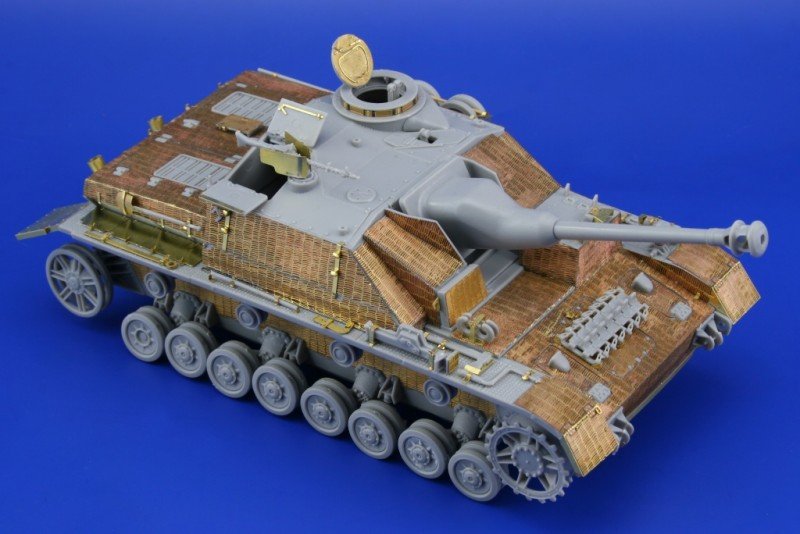 Eduard 35948 Zimmerit StuG. IV Ausf. G late 1/35 Dragon – image 4