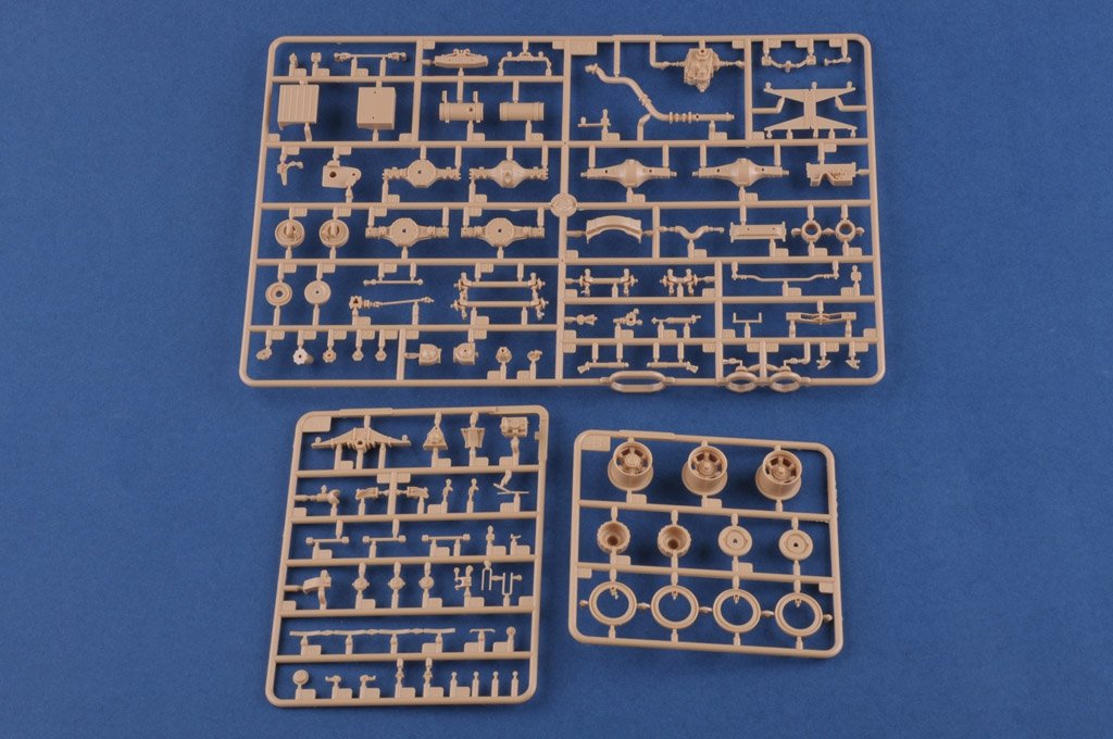 Hobby Boss 85510 Russian KrAZ-260 Cargo Truck 1/35 – zdjęcie 5